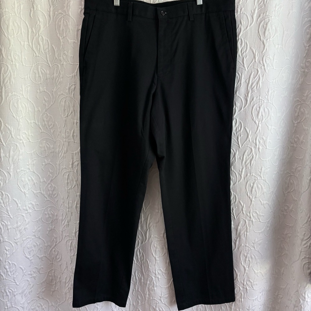 Dockers Flat Front Classic Fit Black Pants size 38 x 32
